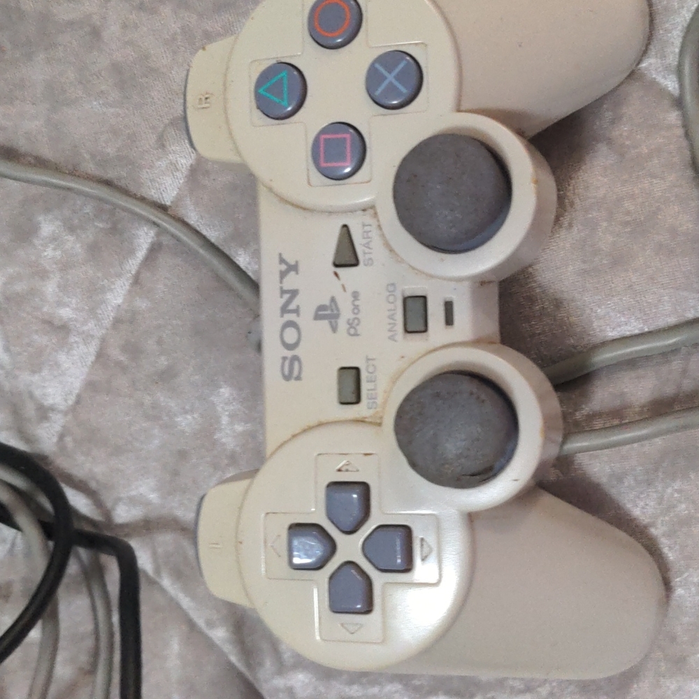 Sony Playstation 1 DualShock Original Controller (PRE-OWN)